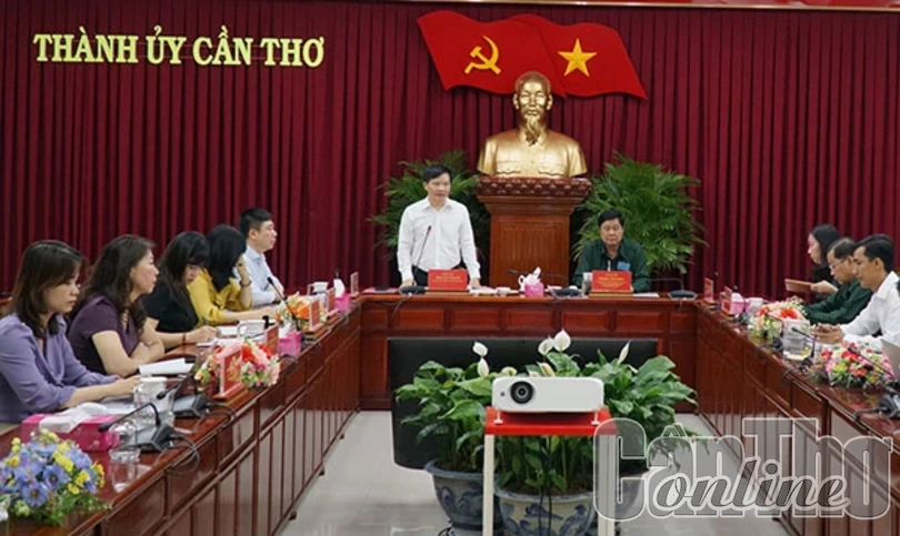 Lãnh đạo Văn phòng Trung ương Ðảng kiểm tra công tác văn thư, lưu trữ tại Thành ủy Cần Thơ
