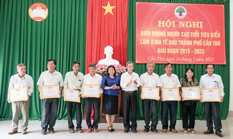 Phát huy tinh thần “Tuổi cao - gương sáng”