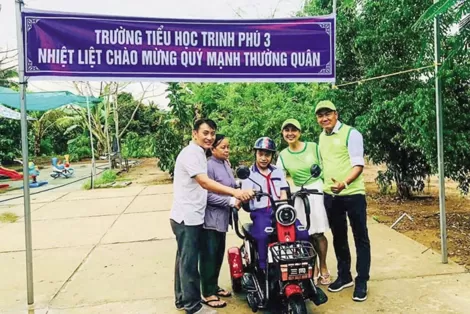 Thầy giáo hiến đất xây trường
