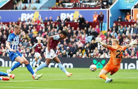 Aston Villa trỗi dậy mạnh mẽ