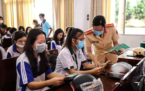 Tuyên truyền, vận động người dân chấp hành pháp luật về giao thông