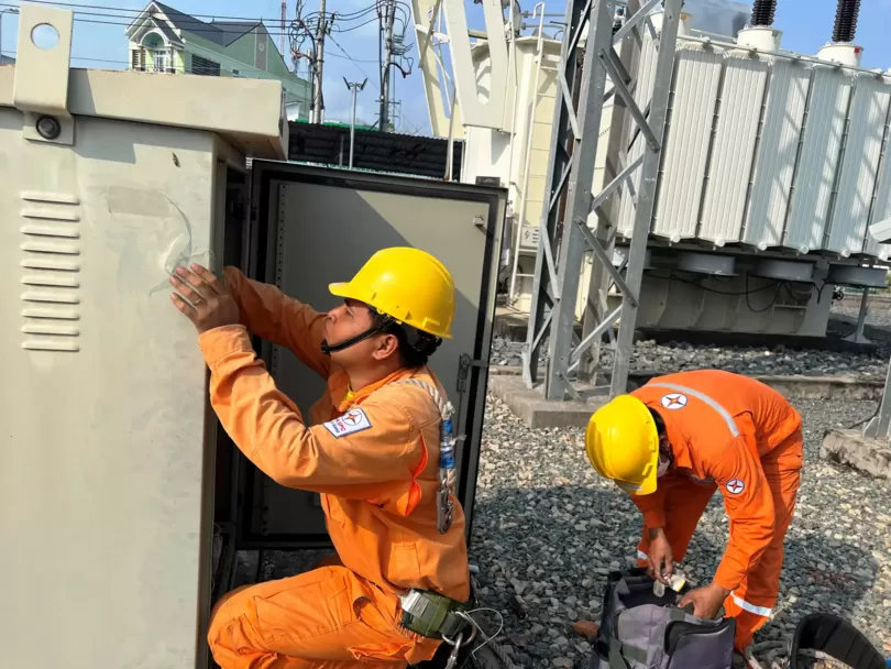 Tăng cường các biện pháp an toàn điện mùa mưa bão và triều cường dâng
