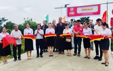 Vận động bắc cầu giao thông