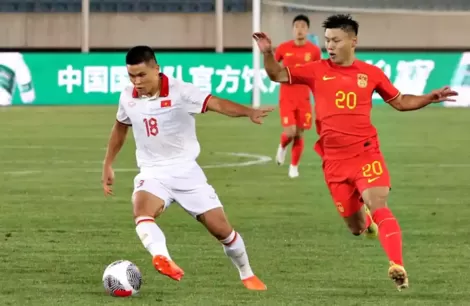 Những thử nghiệm bất thành của HLV Troussier
