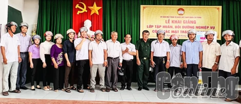 Trang bị kiến thức pháp luật về giao thông và kỹ năng lái xe an toàn