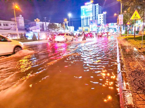 Triều cường dâng cao tương đương mức báo động III