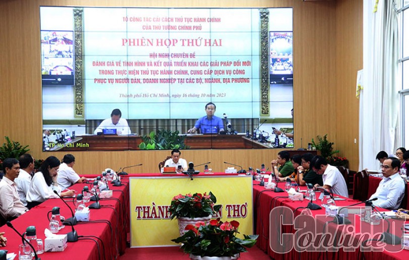 Tập trung triển khai các giải pháp đổi mới thực hiện thủ tục hành chính, cung cấp dịch vụ công phục vụ người dân, doanh nghiệp