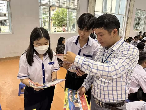Chuyên đề “Học sinh với an toàn giao thông”