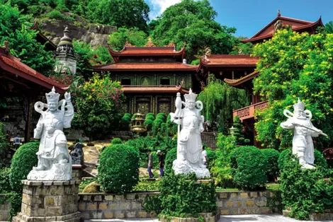 Chùa Hang ở An Giang