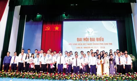 Xây dựng môi trường lành mạnh để sinh viên học tập, rèn luyện, phấn đấu và trưởng thành