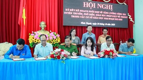 Phối hợp tuyên truyền, phổ biến, giáo dục pháp luật về trật tự an toàn giao thông