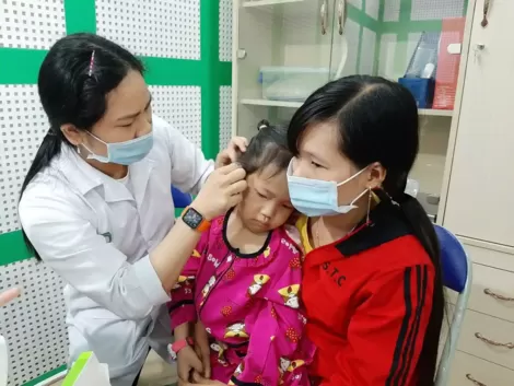 Lưu ý, phát hiện sớm bệnh khiếm thính ở trẻ em