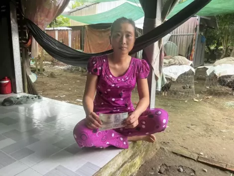 Trao tiền từ thiện