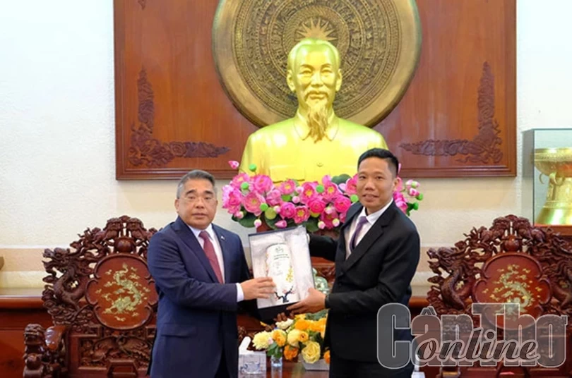Lãnh đạo TP Cần Thơ tiếp Ðại sứ đặc mệnh toàn quyền Cộng hòa Philippines tại Việt Nam