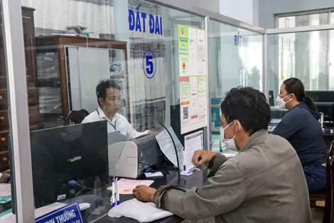 Kịp thời khắc phục trường hợp để xảy ra chậm, muộn, tiêu cực trong giải quyết hồ sơ thủ tục hành chính