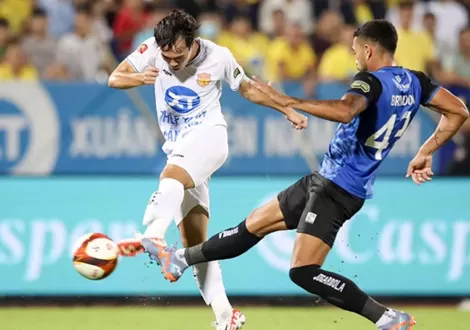 V.League với cuộc đua đường dài