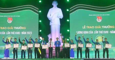 Vinh danh 42 thanh niên xuất sắc nhận Giải thưởng Lương Định Của