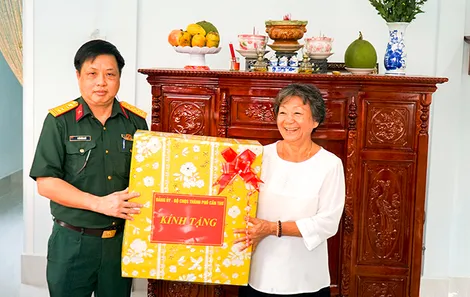 Bàn giao “Ngôi nhà 100 đồng”