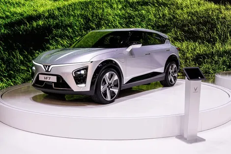 Điểm lại những dấu mốc của VF 7 - mẫu xe “chỉ chờ mở cọc là xuống tiền”
