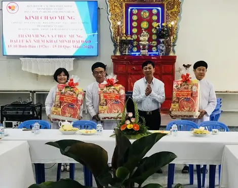 Chúc mừng chức sắc, chức việc nhân kỷ niệm Ðại lễ Khai đạo Cao Ðài