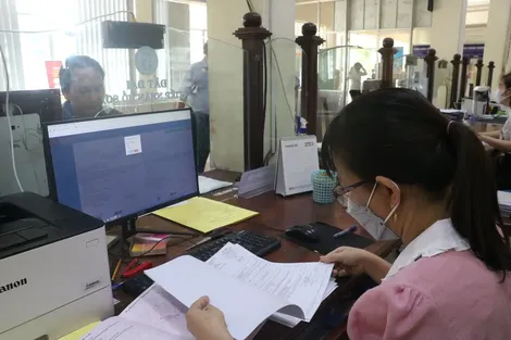 Ðẩy mạnh phân cấp thủ tục hành chính và cắt giảm, đơn giản hóa thủ tục hành chính nội bộ