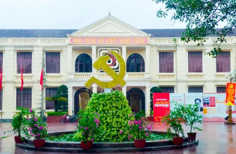 Về Nghệ Tĩnh...Bài 2: "Nghệ Tĩnh Đỏ" trong trái tim Người