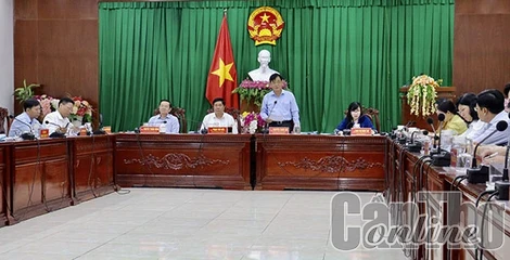 Thống nhất đề nghị HĐND thành phố xem xét, ban hành các chính sách hỗ trợ hộ nghèo