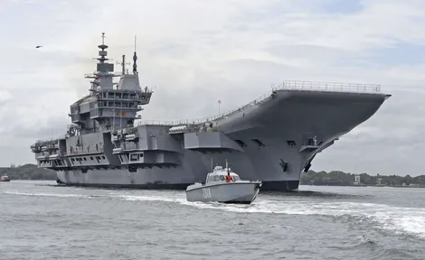 Ấn Độ tăng cường tàu sân bay