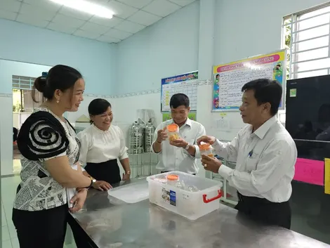 Tăng cường giám sát, tuyên truyền phòng tránh ngộ độc thực phẩm