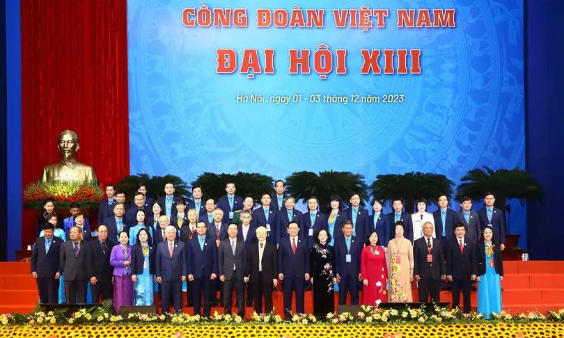 Tiếp tục xây dựng giai cấp công nhân và tổ chức Công đoàn ngày càng vững mạnh toàn diện
