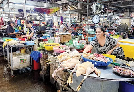 Thịt gia cầm giảm giá