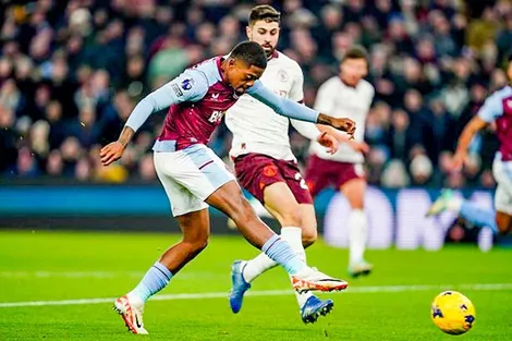Aston Villa đã “bắt nạt” Man City như thế nào?