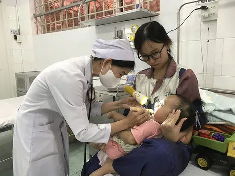 Điều trị bệnh tay chân miệng tại Bệnh viện Phụ sản TP Cần Thơ