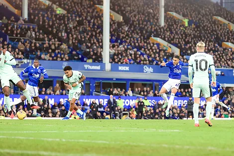 Everton hồi sinh ngoạn mục