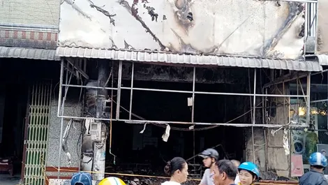 Chập điện trong đêm làm cháy rụi 1 cửa hàng điện thoại di động