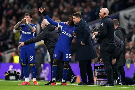 Một năm “thảm họa” đẩy Chelsea vào thế khó