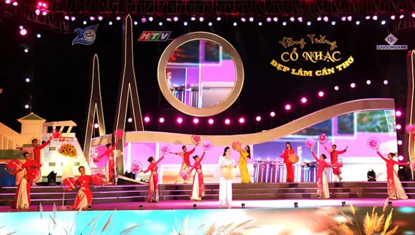 Chương trình “Vầng trăng cổ nhạc” chủ đề “Ðẹp lắm Cần Thơ”