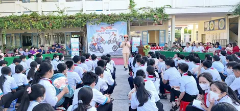 Tuyên truyền an toàn giao thông đường bộ trong học sinh