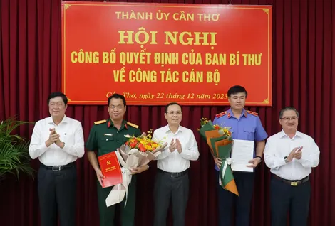 Công bố quyết định của Ban Bí thư chỉ định 2 cán bộ tham gia Ban Chấp hành Đảng bộ TP Cần Thơ