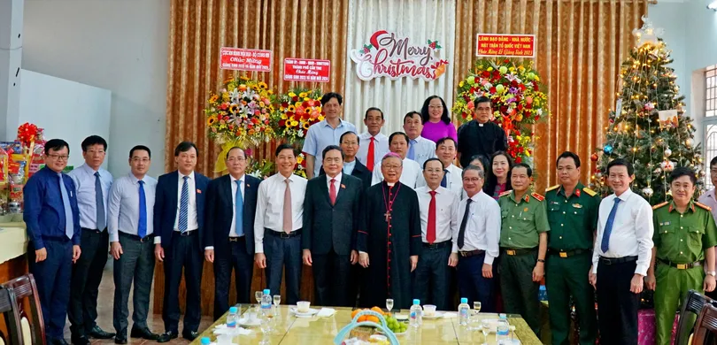 Phó Chủ tịch Thường trực Quốc hội Trần Thanh Mẫn chúc mừng Lễ Giáng sinh tại Tòa Giám mục Cần Thơ