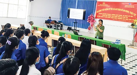 Phát huy vai trò phụ nữ công an trong phòng ngừa tội phạm
