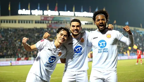 V.League tạm nghỉ với sự bứt phá của Thép Xanh Nam Ðịnh