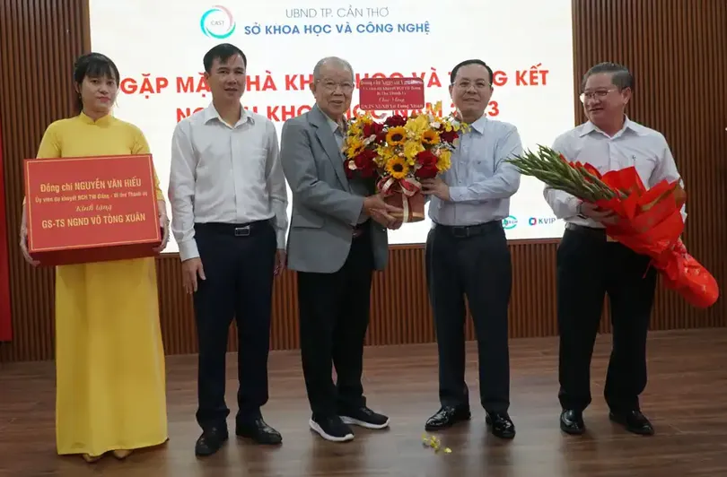 TP Cần Thơ long trọng tổ chức gặp mặt nhà khoa học và tổng kết ngành khoa học năm 2023