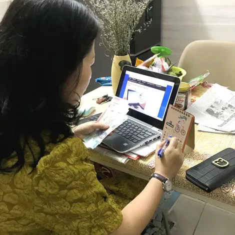 Cùng nhau vượt khó