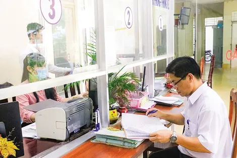 Cán bộ, công chức, viên chức phải thực hiện nghiêm túc các quy định pháp luật về phòng, chống tham nhũng, tiêu cực