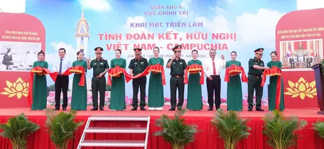 Khai mạc triển lãm “Tình đoàn kết, hữu nghị Việt Nam - Campuchia”