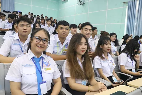 Công bố danh sách 13 “Tập thể sinh viên 5 tốt” và 348 “Sinh viên 5 tốt” cấp thành phố