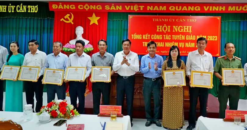 Chủ động nắm chắc tình hình để kiến nghị, đề xuất giải quyết kịp thời những vấn đề bức xúc
