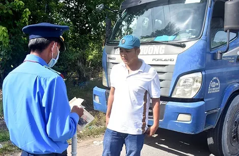 Chủ động phối hợp kiểm tra, xử lý nghiêm các vi phạm giao thông