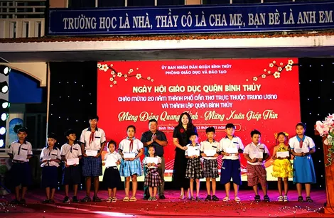 Rộn ràng Ngày hội giáo dục quận Bình Thủy